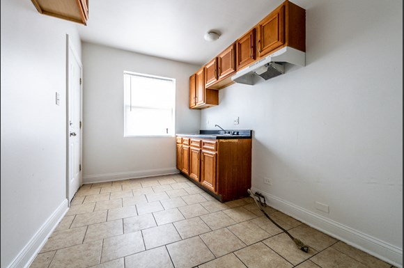 Kitchen of 6104 S Campbell Ave Apartments in Chicago